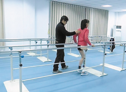 假肢廠家告訴您如何進行殘肢的訓(xùn)練(圖1) 假肢廠家告訴您如何進行殘肢的訓(xùn)練